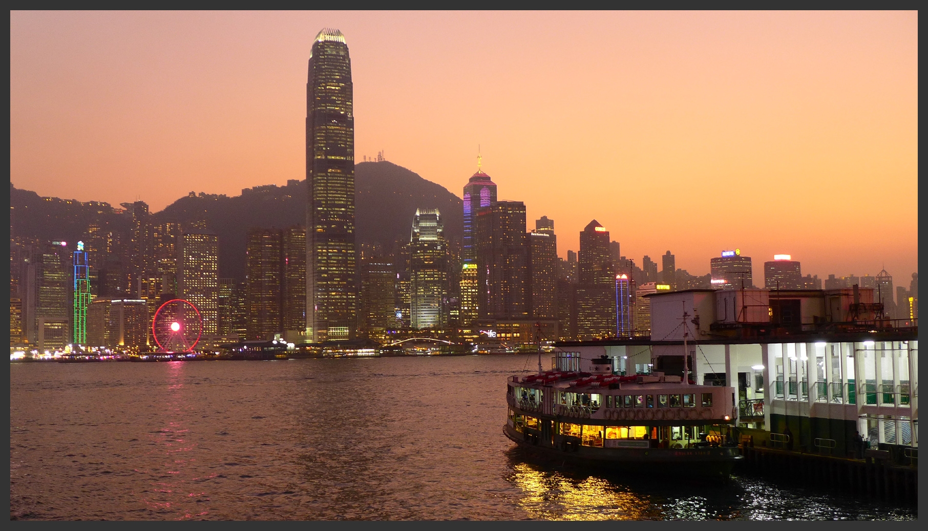 Abenddämmerung über Hongkong - Island