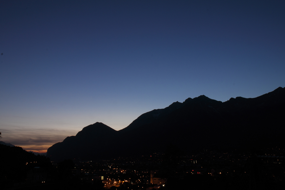 Abenddämmerung über Innsbruck