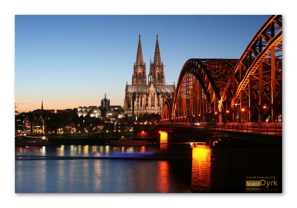 Abenddämmerung über Köln