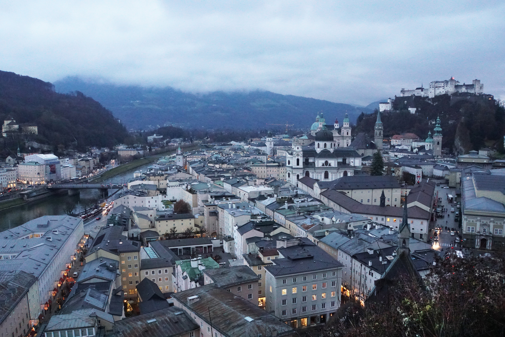 Abenddämmerung über Salzburg