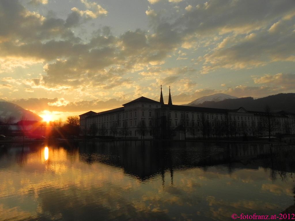 Abenddämmerung über Stift Admont