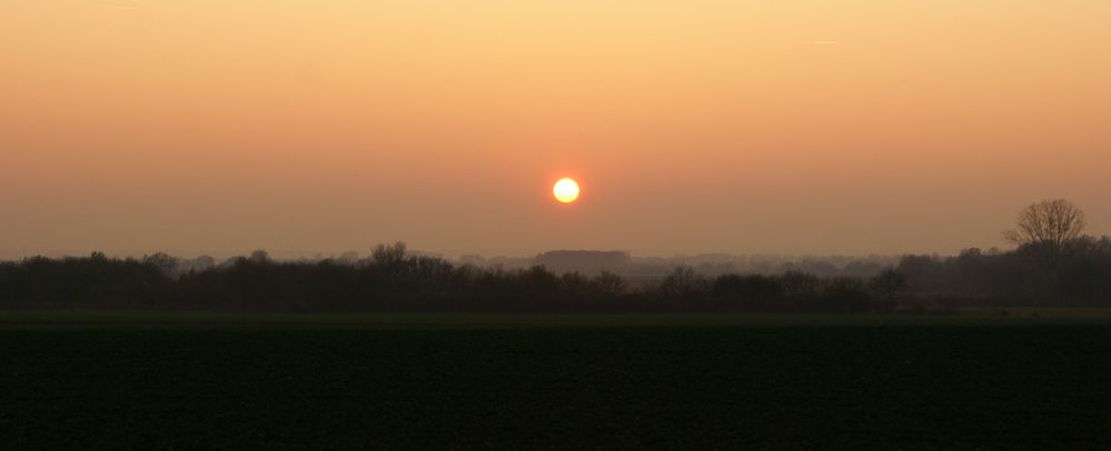 Abenddämmerung über ungarischen Ebenen