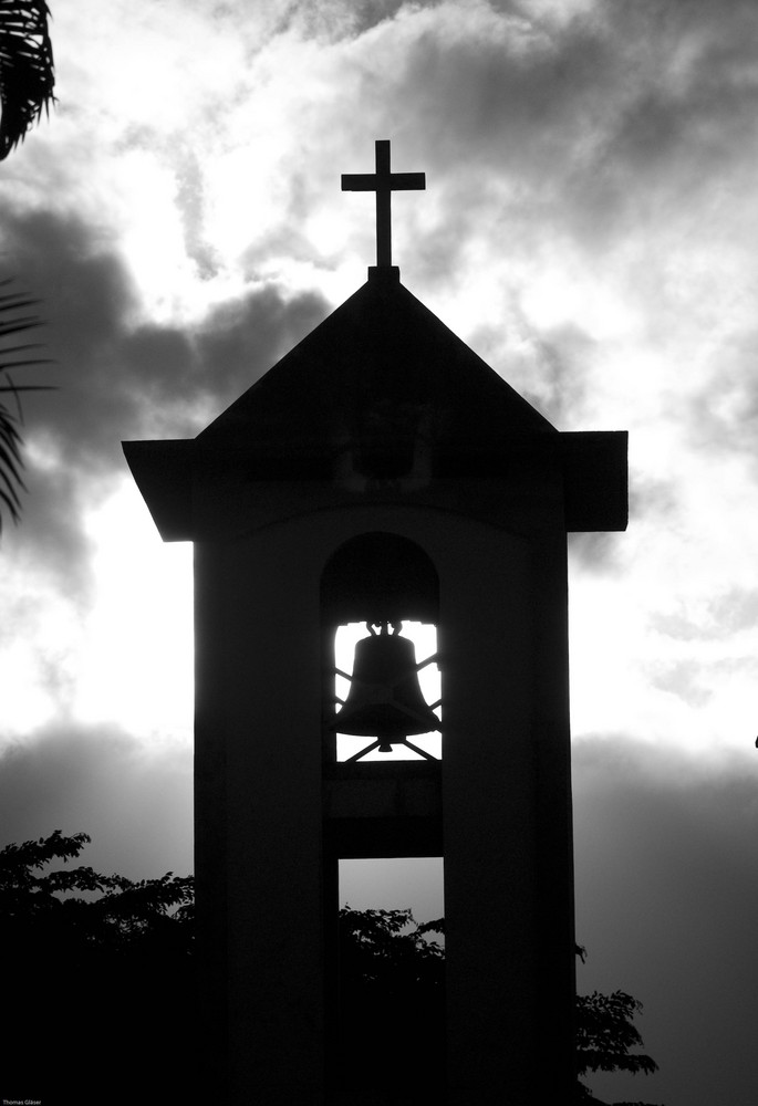 Abenddämmerung und Glockenturm