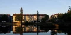 Abendfarben am Neckar. Schatten, Lichter und Reflektion