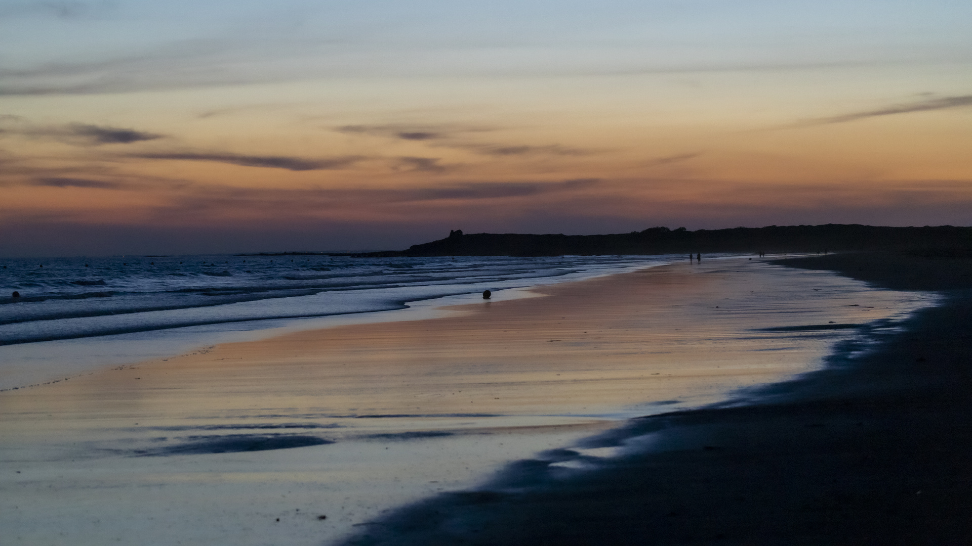 Abendfeuer am Strand...