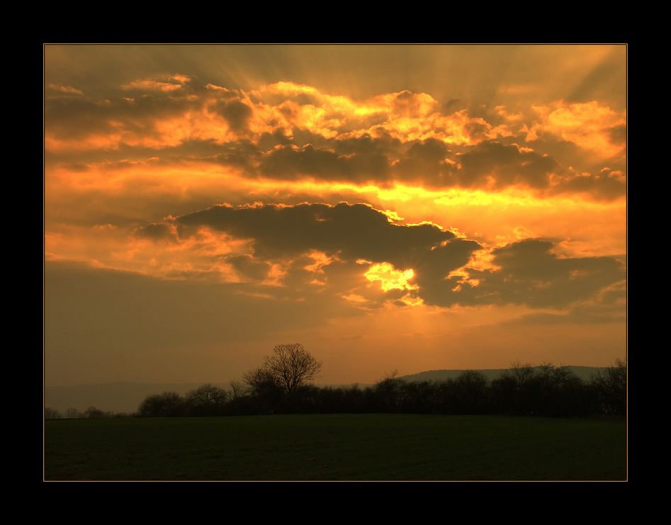 ABENDFEUER über dem Wesertal...