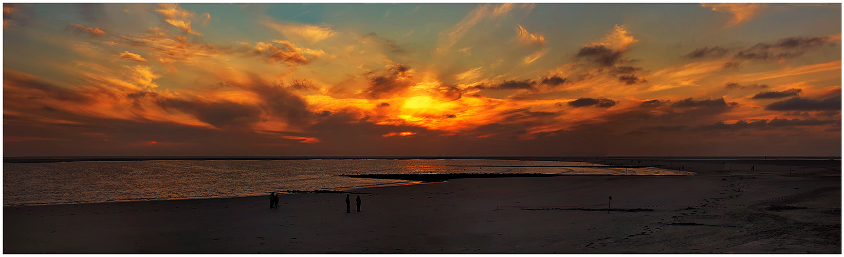 Abendfeuer über der Nordsee