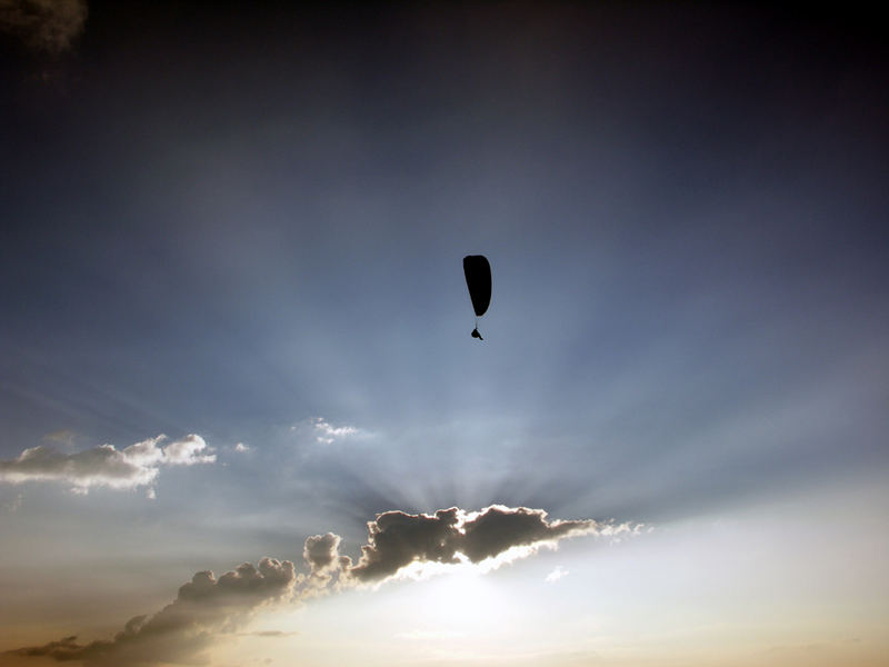 Abendflug mit dem Gleitschirm