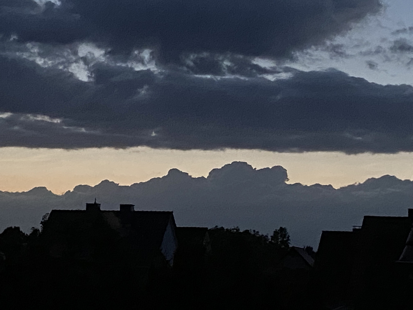 Abendhimmel: Gebirgsformation????