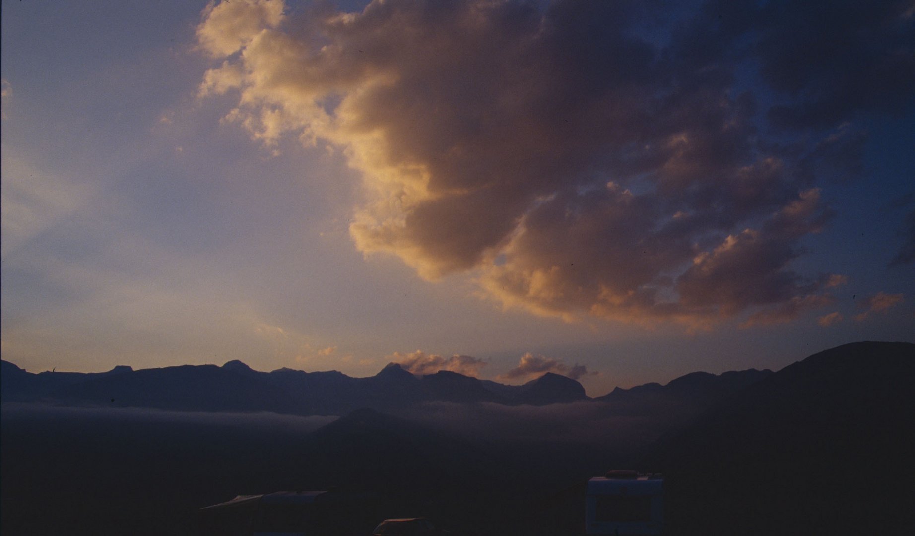 Abendhimmel im Gebirge