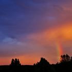 Abendhimmel mit Regenbogenfarben