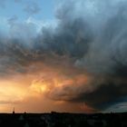 Abendhimmel mit Sturmwolken u. Sonnenuntergang