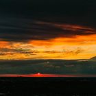 Abendhimmel nach Gewitter und neuen Regenwolken