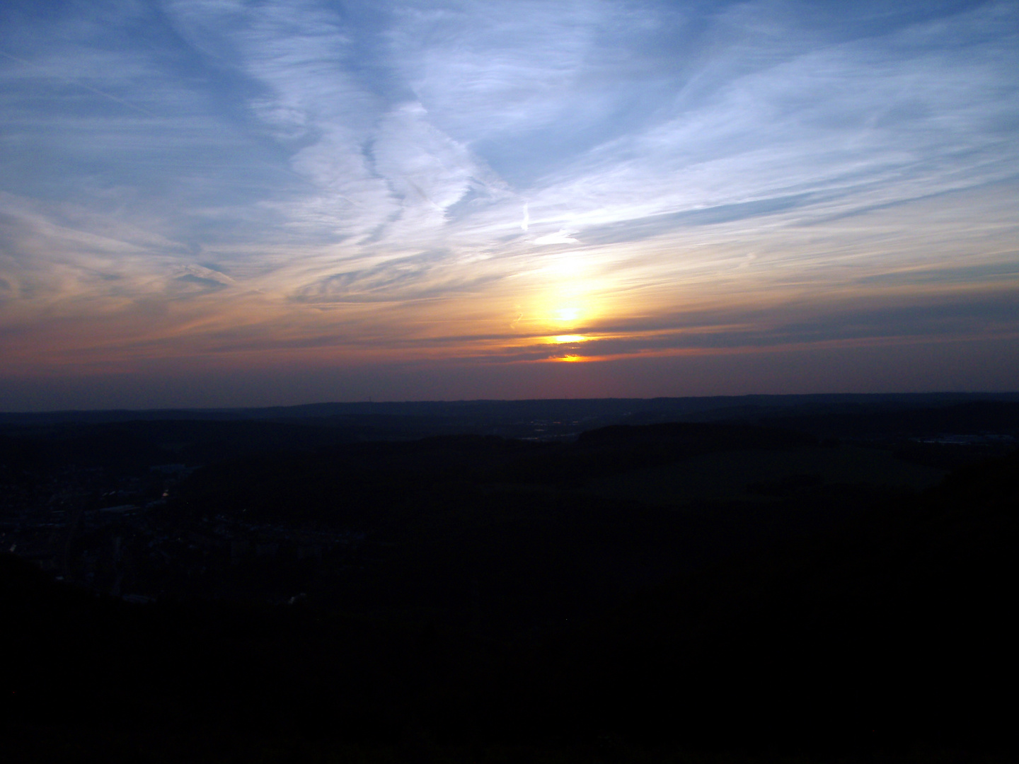 Abendhimmel: Sonnenuntergang über Hohenlimburg