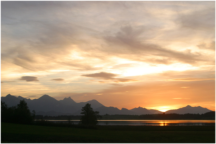 Abendhimmel über dem Bannwaldsee