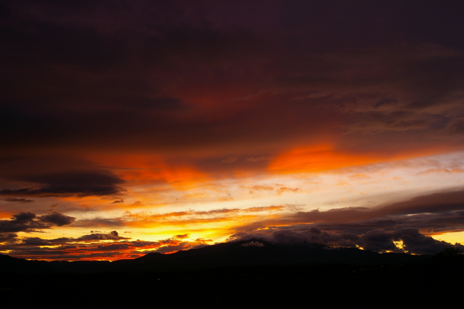 Abendhimmel über dem Canigou