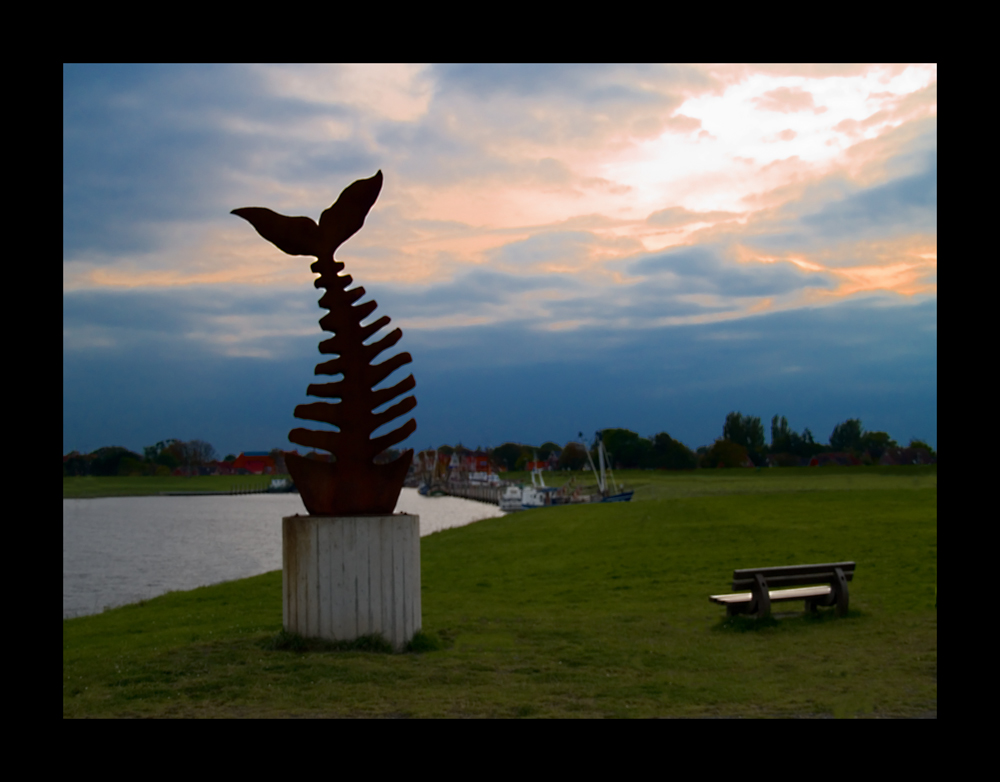 Abendhimmel über dem Greetsieler Hafen