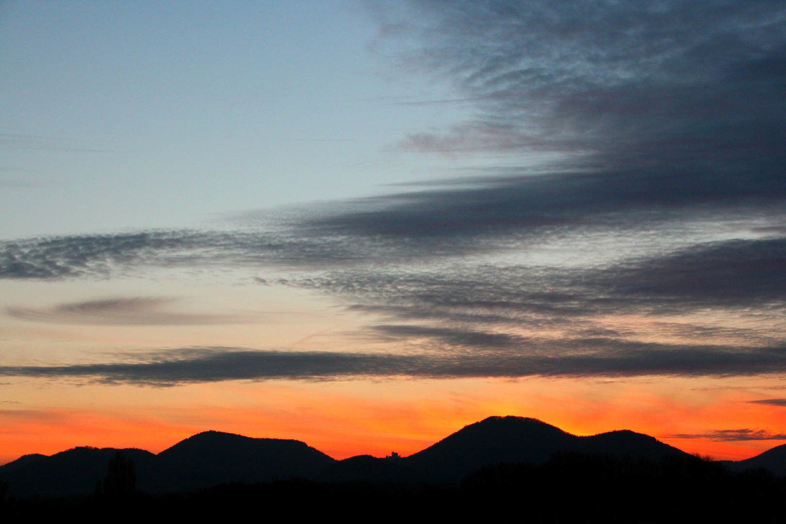 Abendhimmel über dem Pfälzer Wald