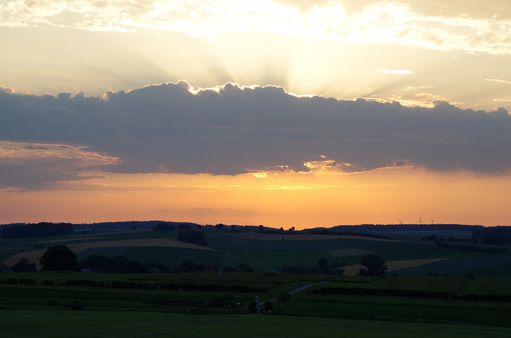 Abendhimmel über dem Römerpark Ruffenhofen