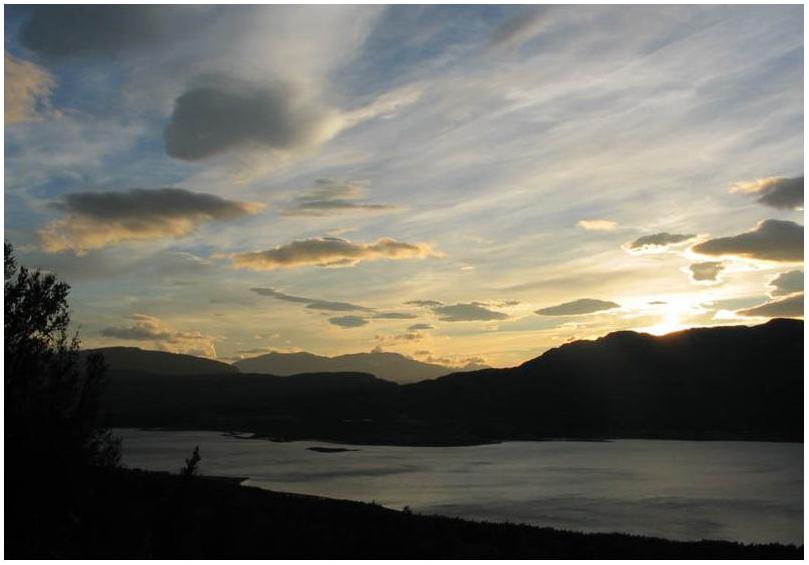 Abendhimmel über dem Straumfjord