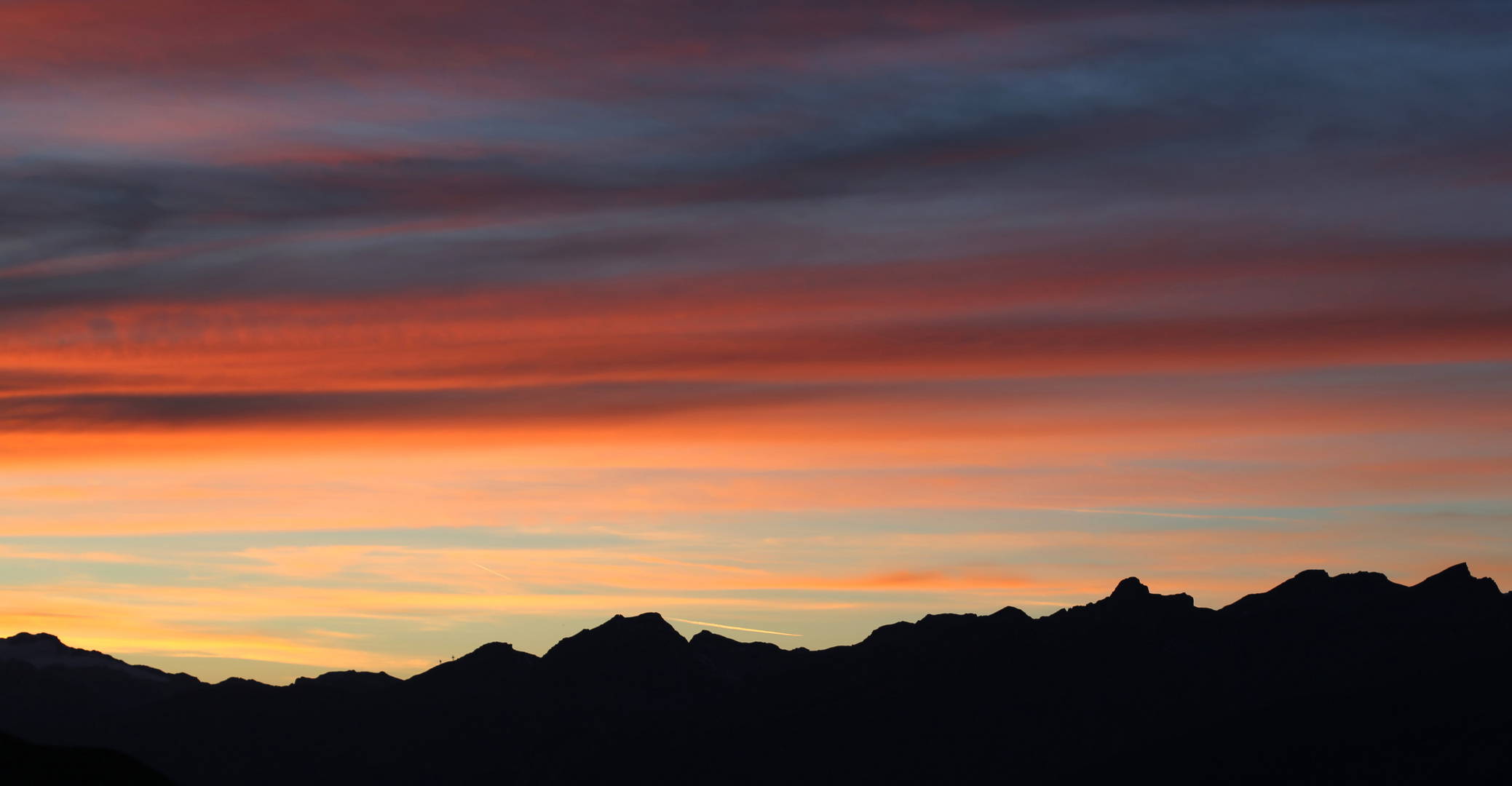 Abendhimmel über den Alpen