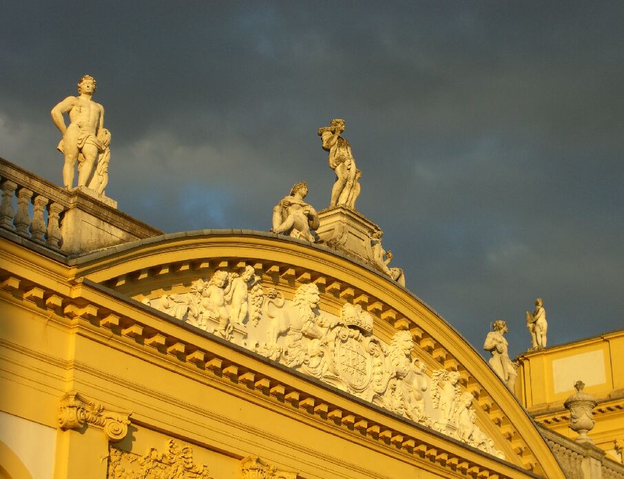 Abendhimmel über der Orangerie in Kassel