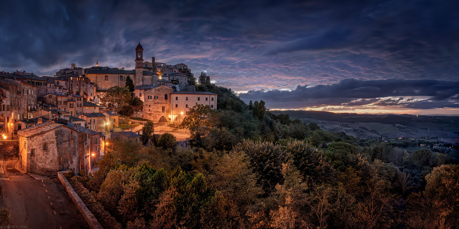 Abendhimmel über Montepulciano