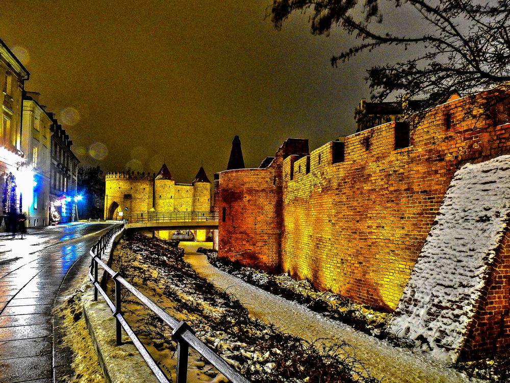Abendliche Altstadtmauer
