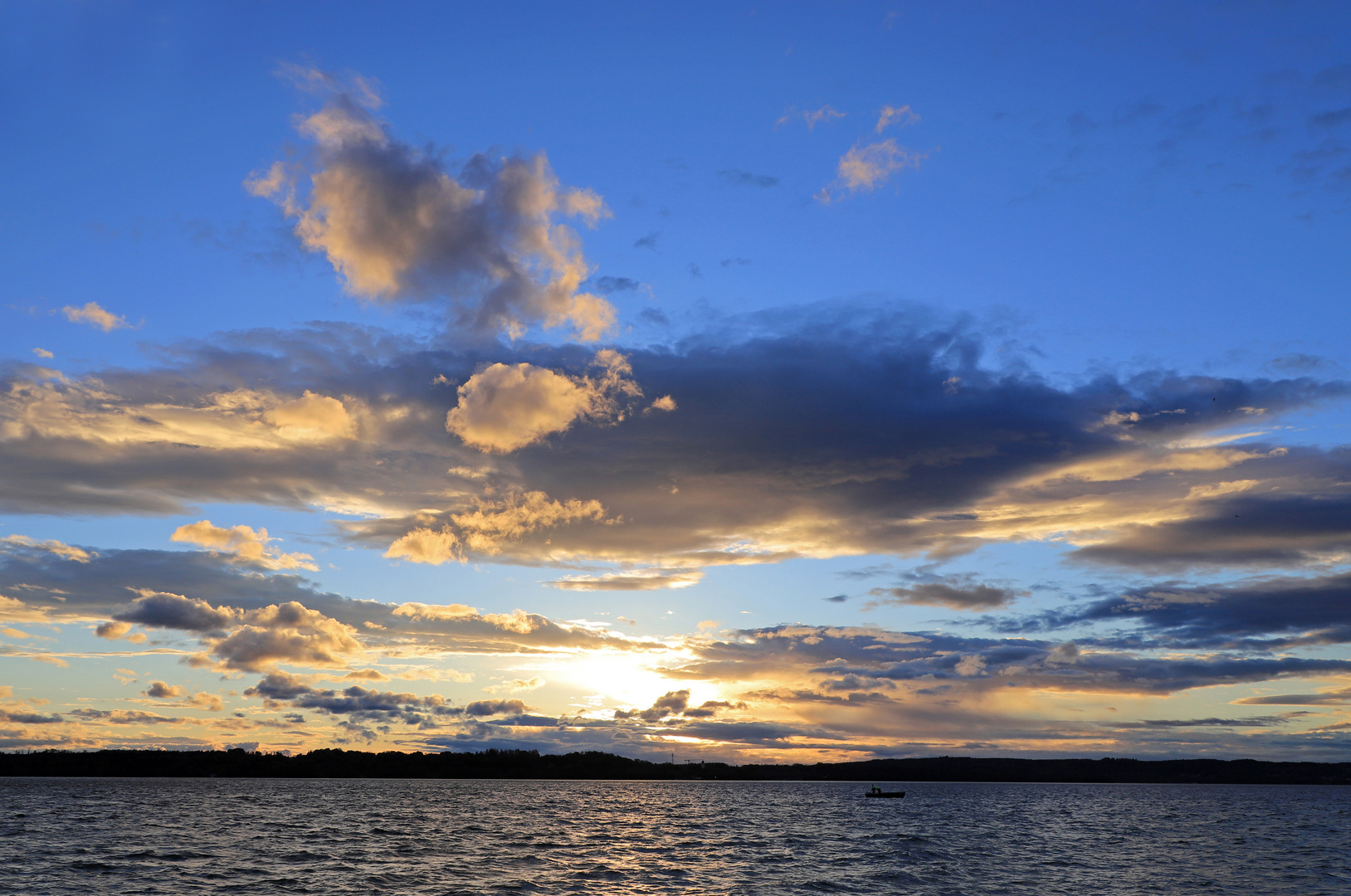 Abendliche Bootsfahrt