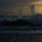 Abendliche Brandung am Meer