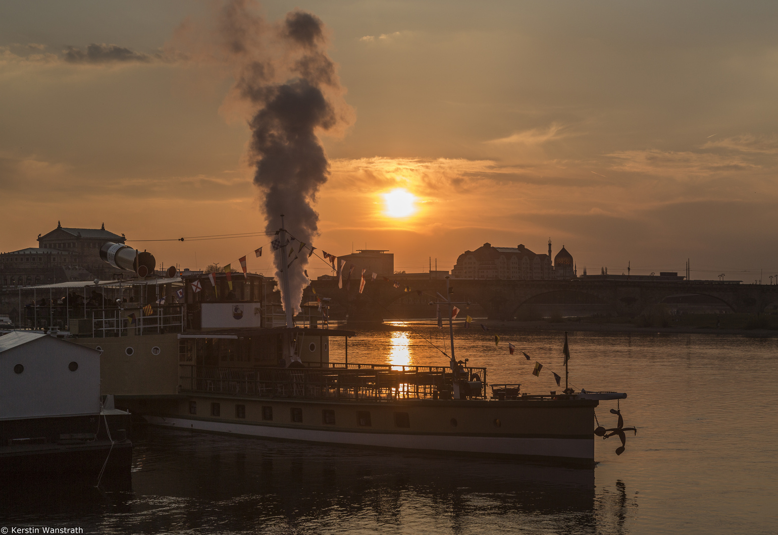 Abendliche Dampferfahrt in Dresden