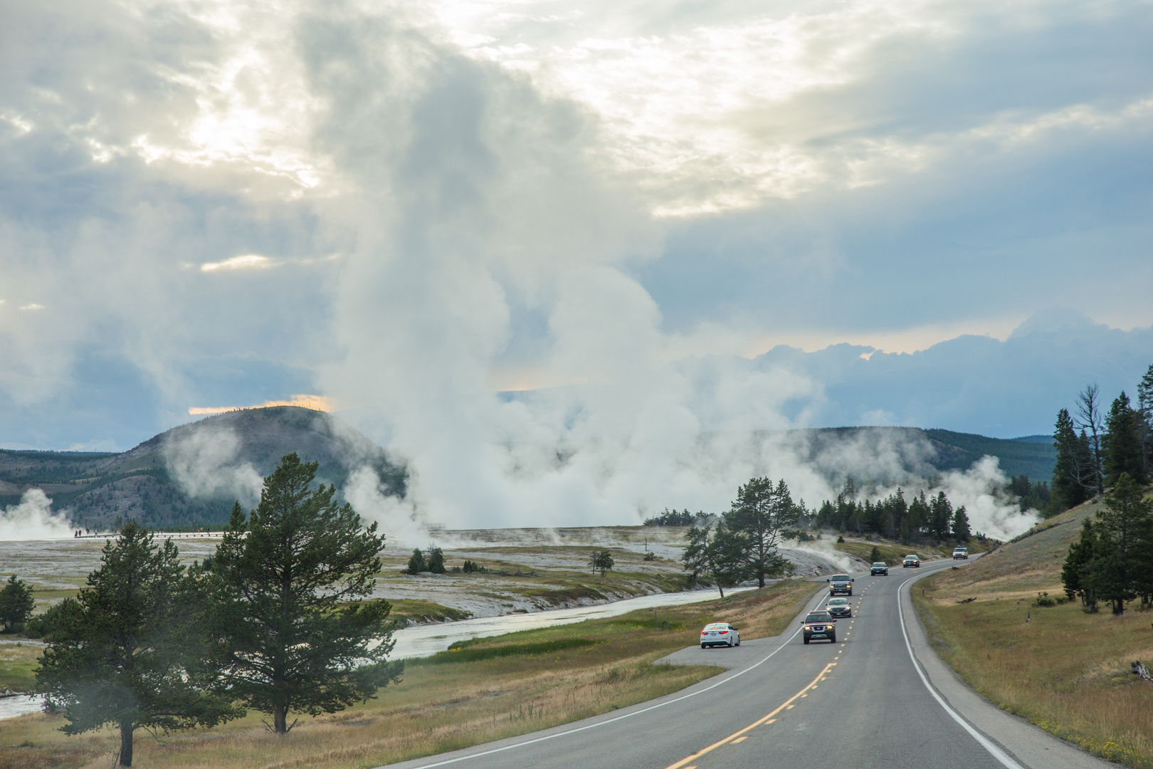 Abendliche fahrt durch den Yellowstone