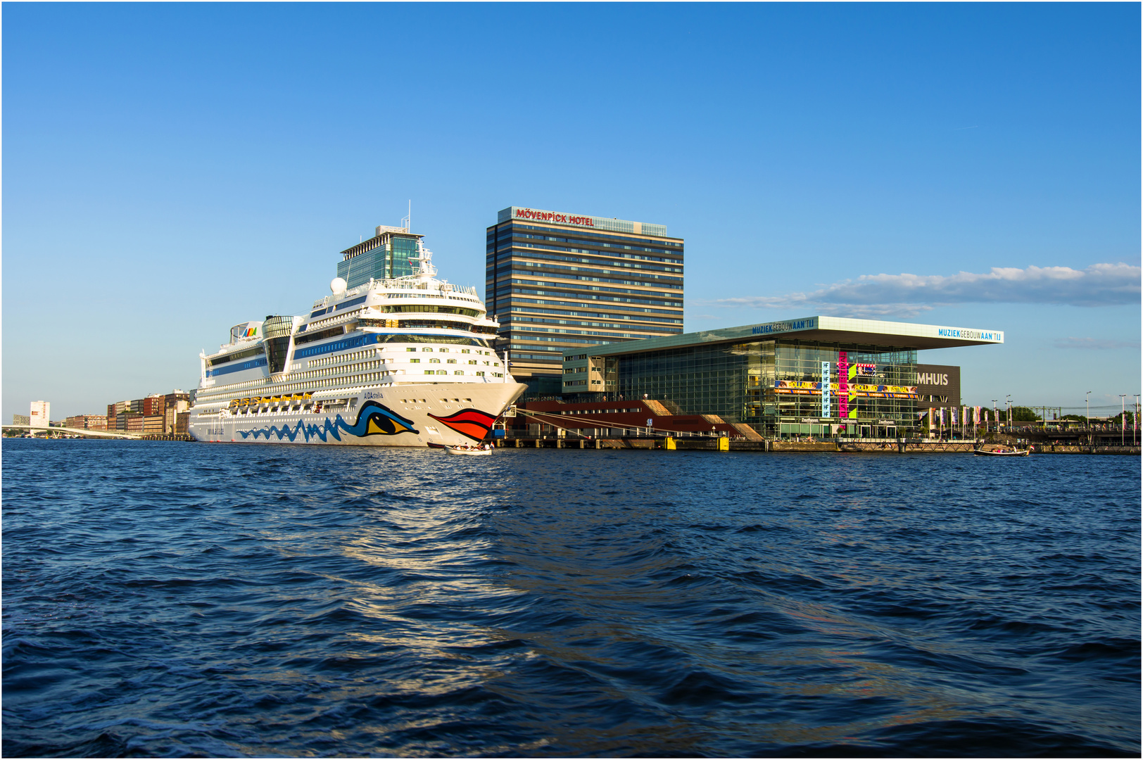 Abendliche Grachtenfahrt in Amsterdam