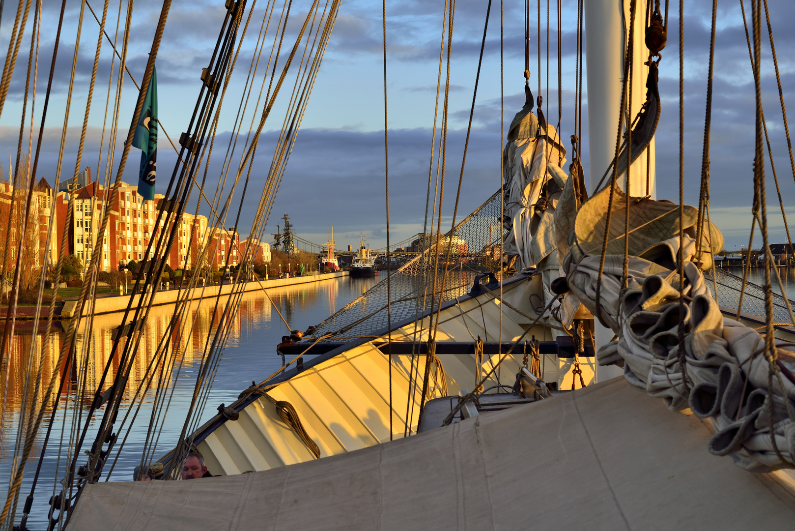 Abendliche Hafen-Rundfahrt.