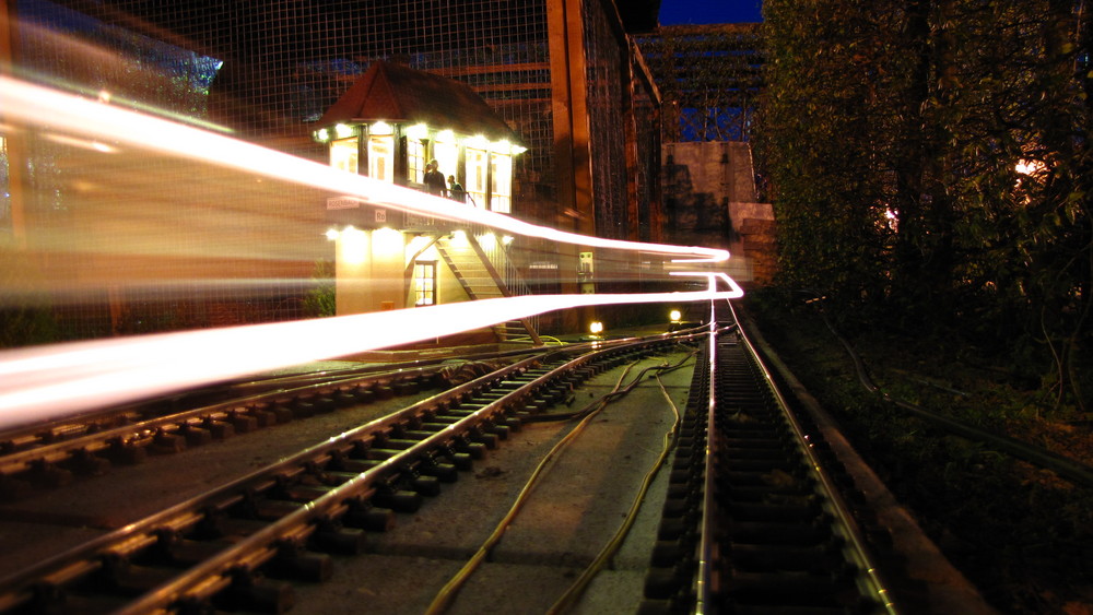 abendliche Impression bei der Gartenbahn