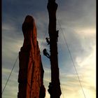 Abendliche Klettertouren am ,,Schwedter Nordturm" im Berliner Mauerpark.