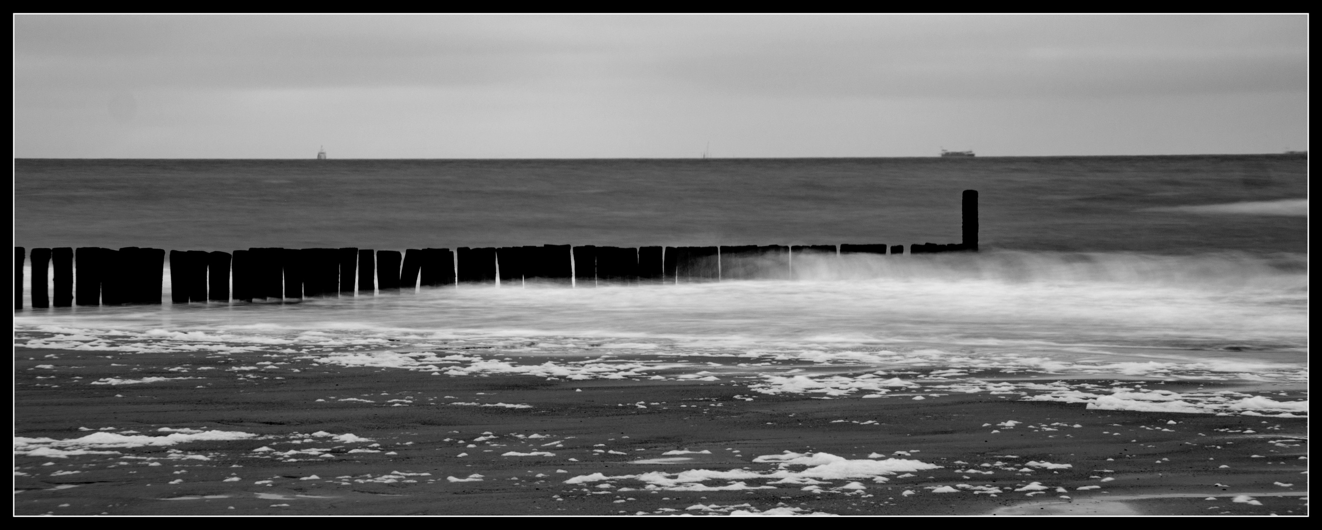 abendliche Langzeitbelichtung am Strand 