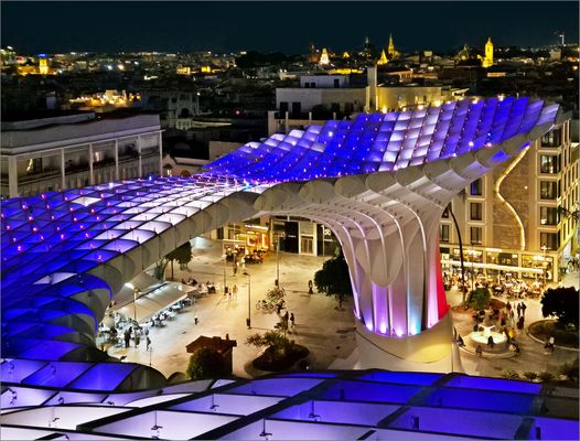 Abendliche Lichtshow auf den Setas