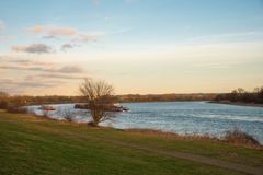 abendliche Sonne an der Elbe