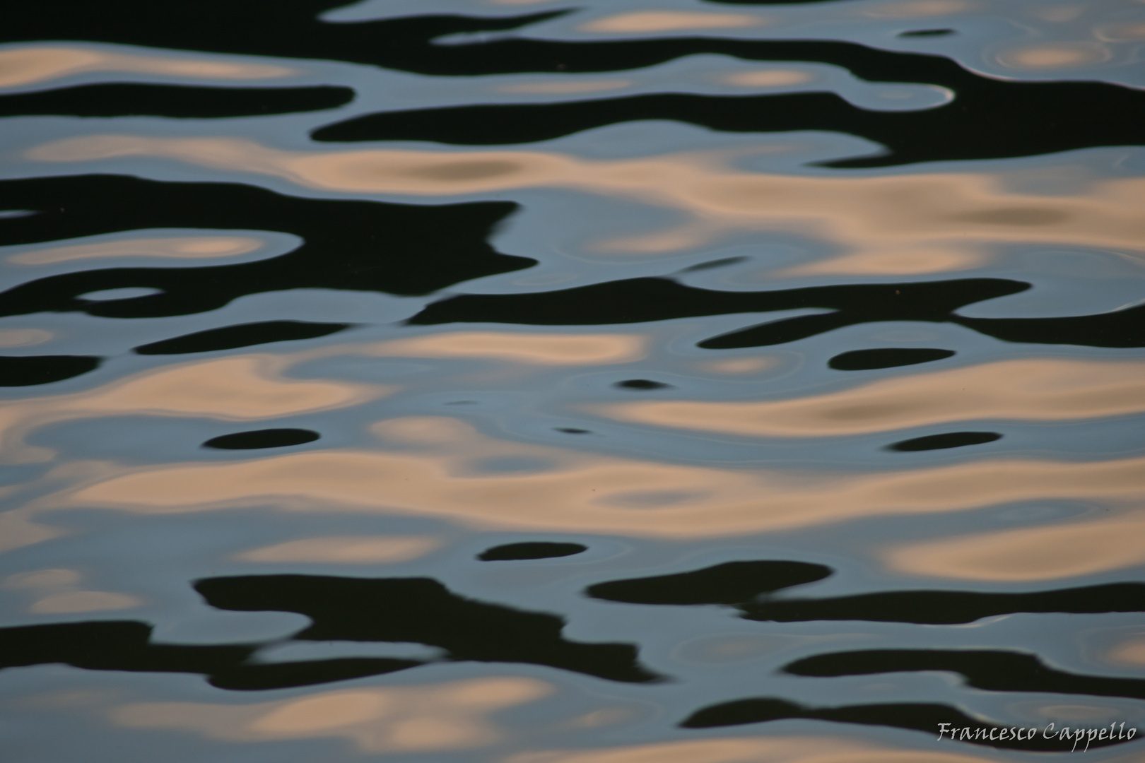Abendliche Spiegelungen auf dem See (6)