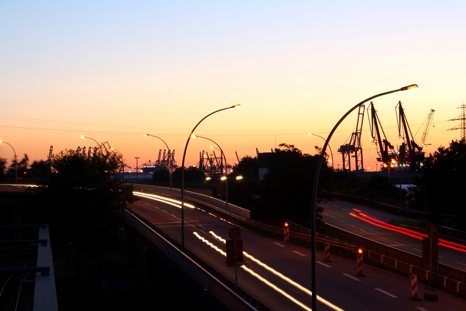 Abendliche Strasse in Hamburg