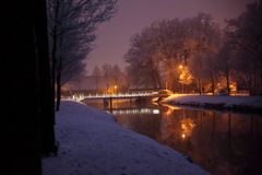 Abendliche Winterstimmung am Kanal