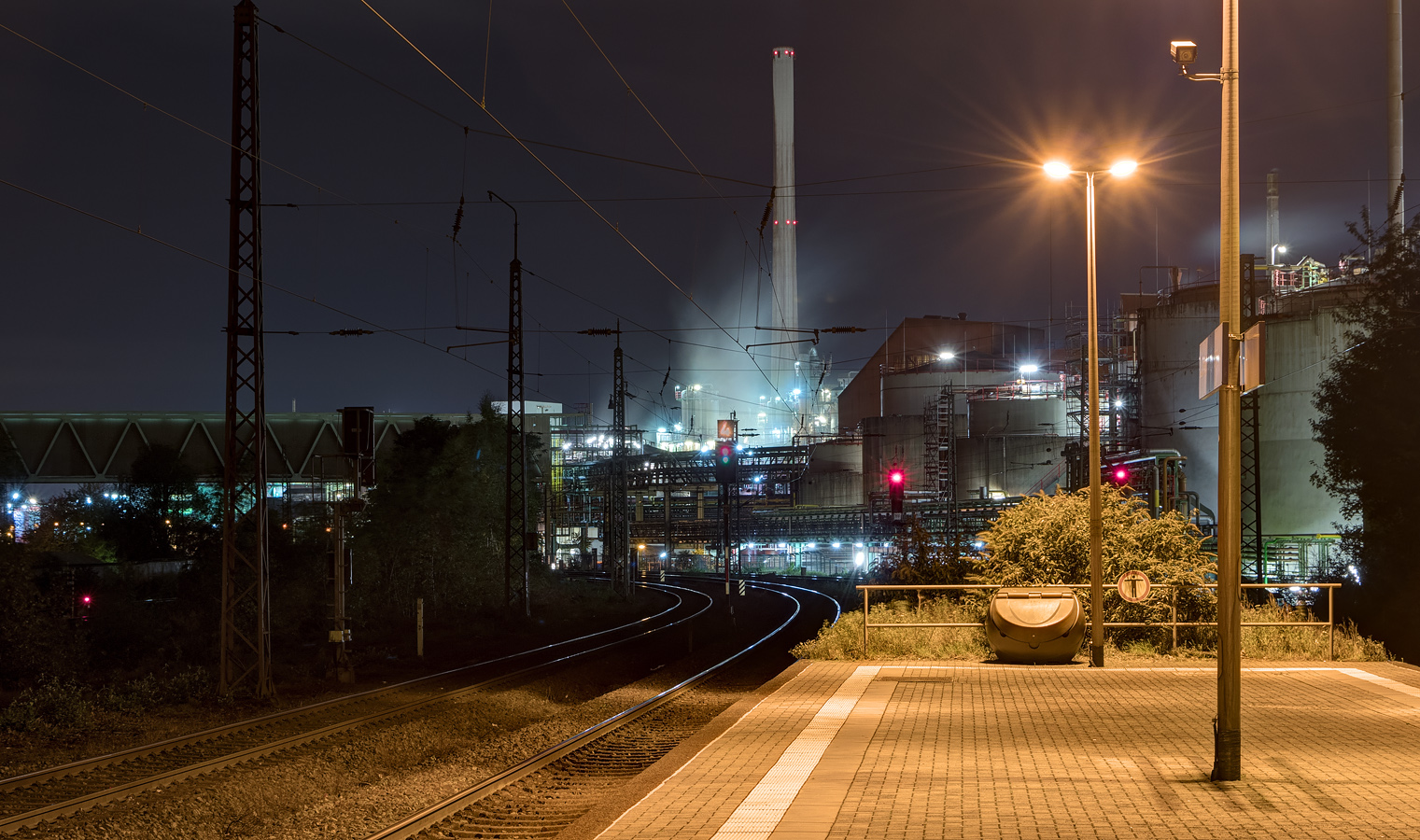 abendlicher Bahnsteig