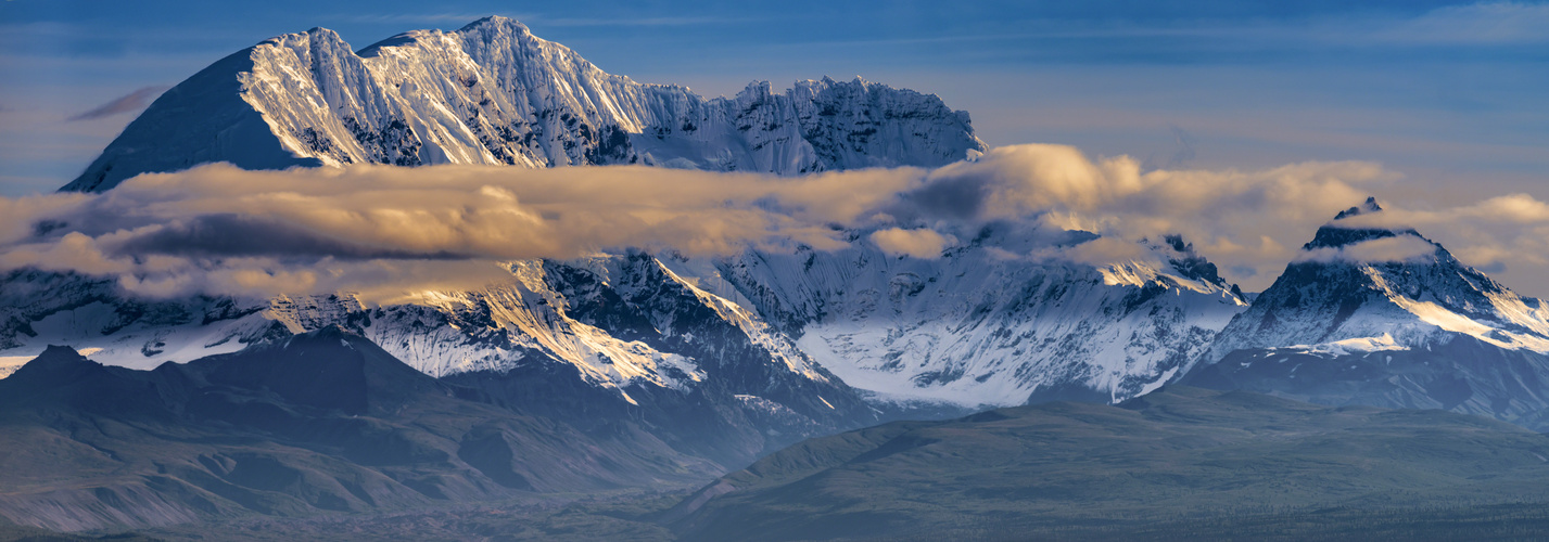 Abendlicher Blick auf die Alaska Range