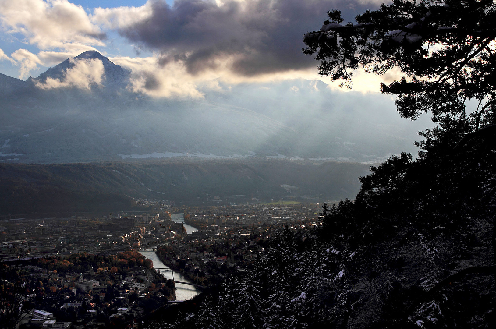 Abendlicher Blick auf Innsbruck