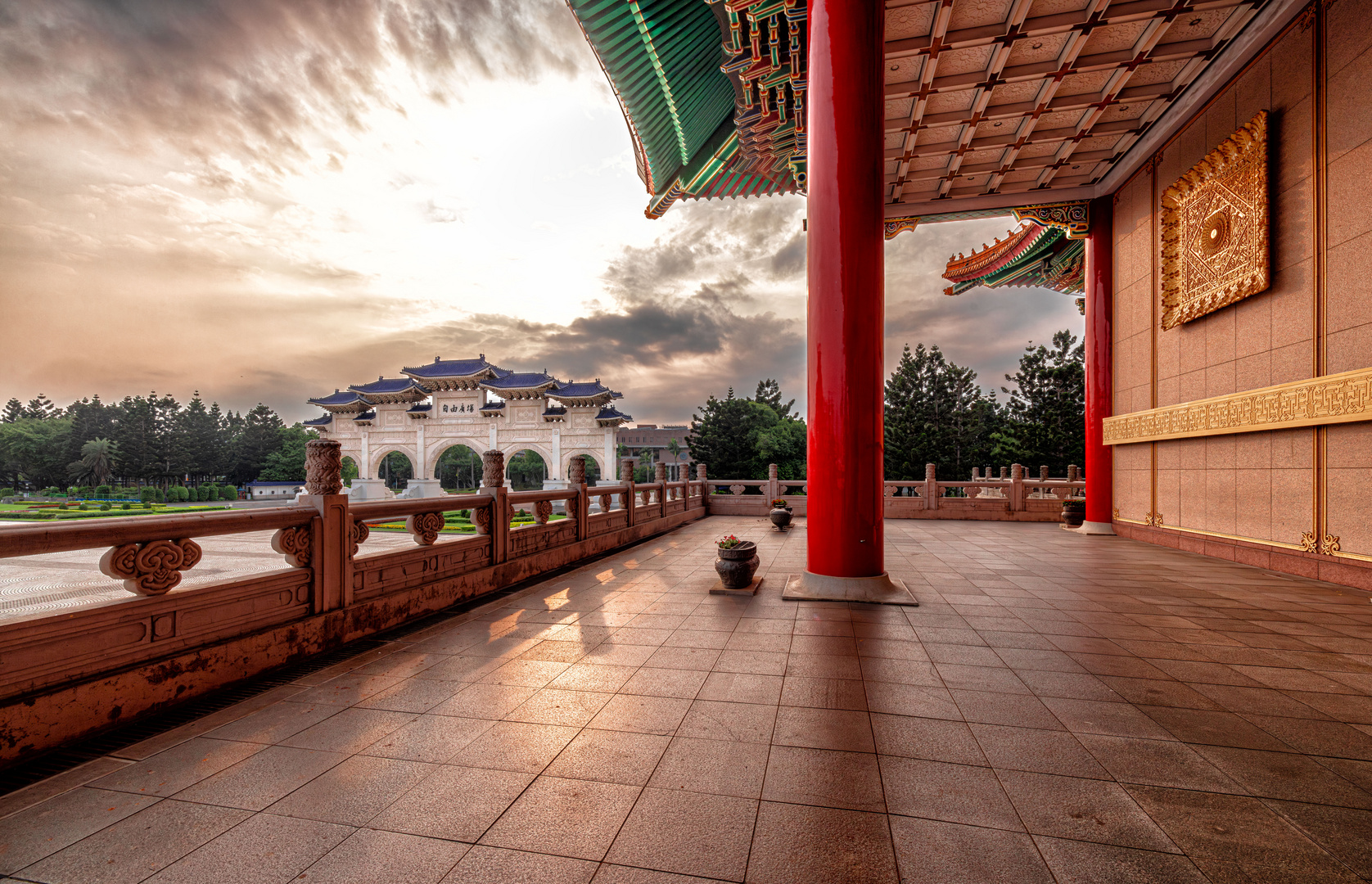 Abendlicher Blick aus der Chiang-Kai-shek-Gedächtnishalle