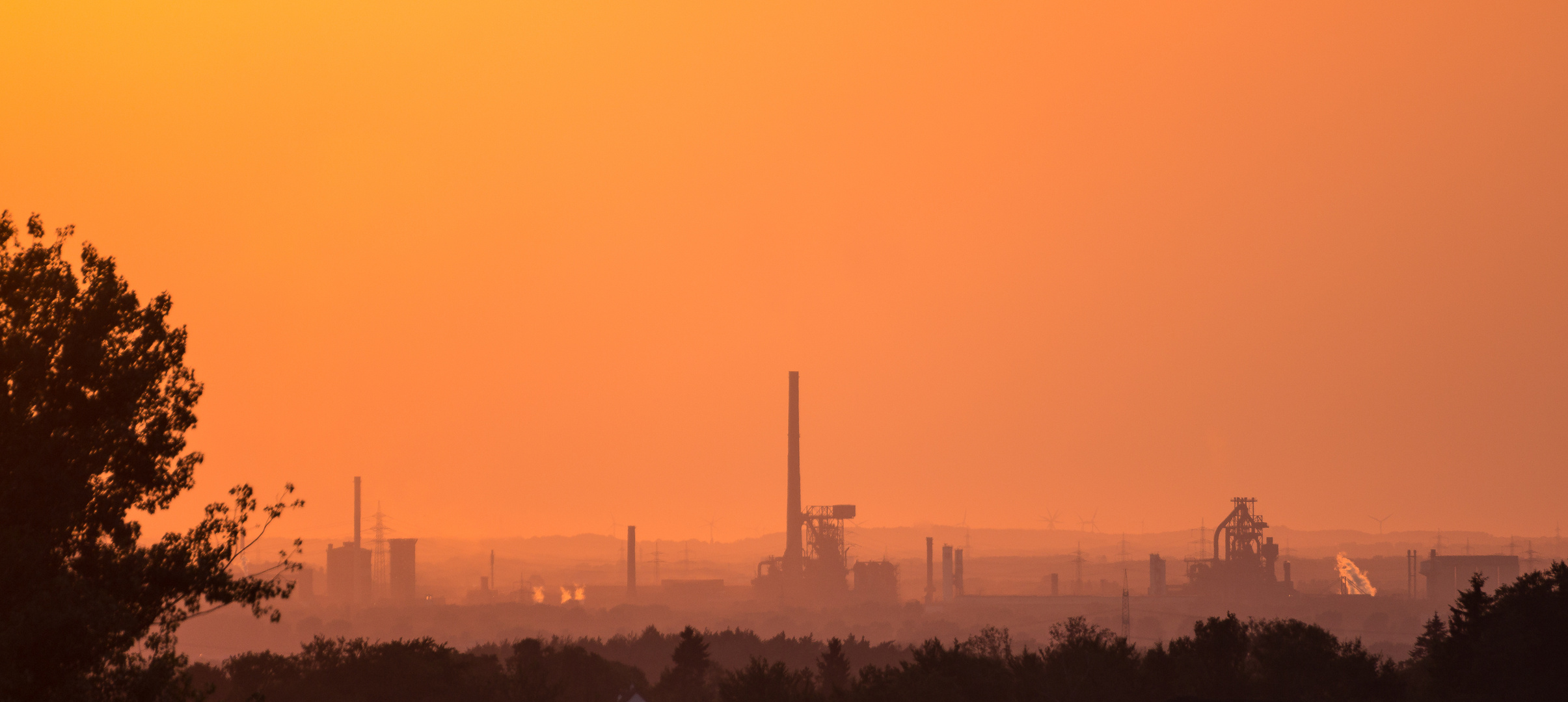 abendlicher Blick nach Duisburg