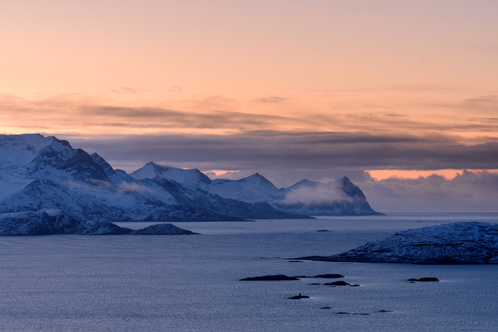 Abendlicher Blick nach Senja