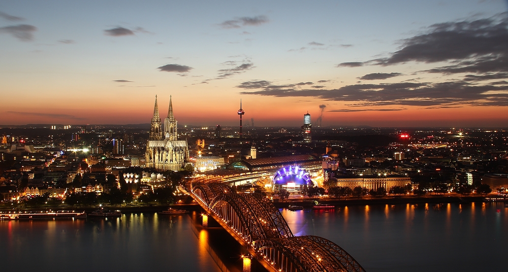 Abendlicher Blick über Köln...