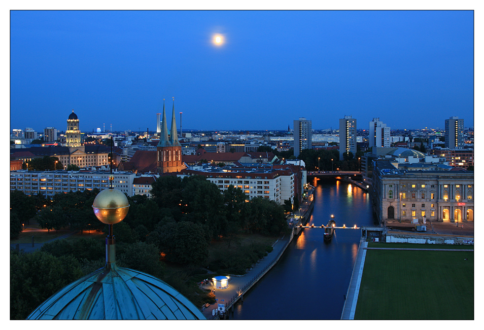 Abendlicher Blick vom Berliner Dom